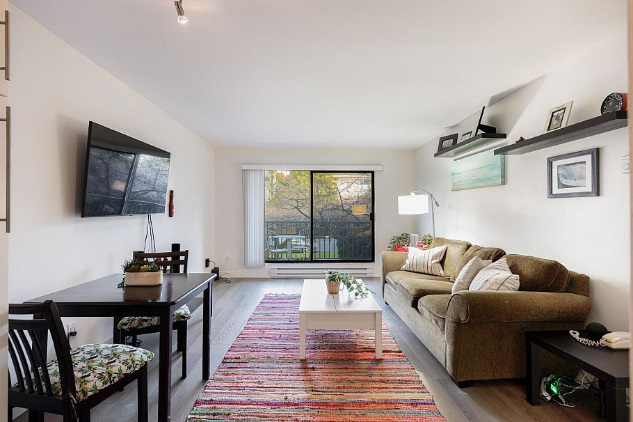 215 251 W 4th Street North Vancouver, BC - 5