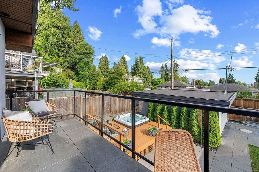 231 E 27 Street North Vancouver, BC - 21