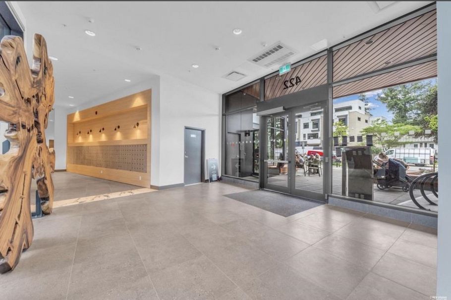557 422 E 3rd Street North Vancouver, BC - 20