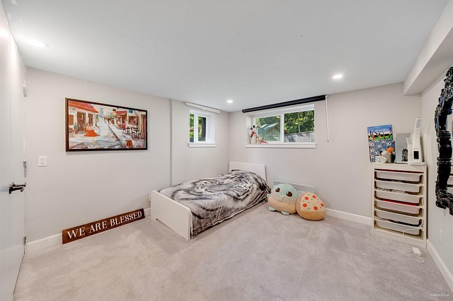 3870 Emerald Drive North Vancouver, BC - 33