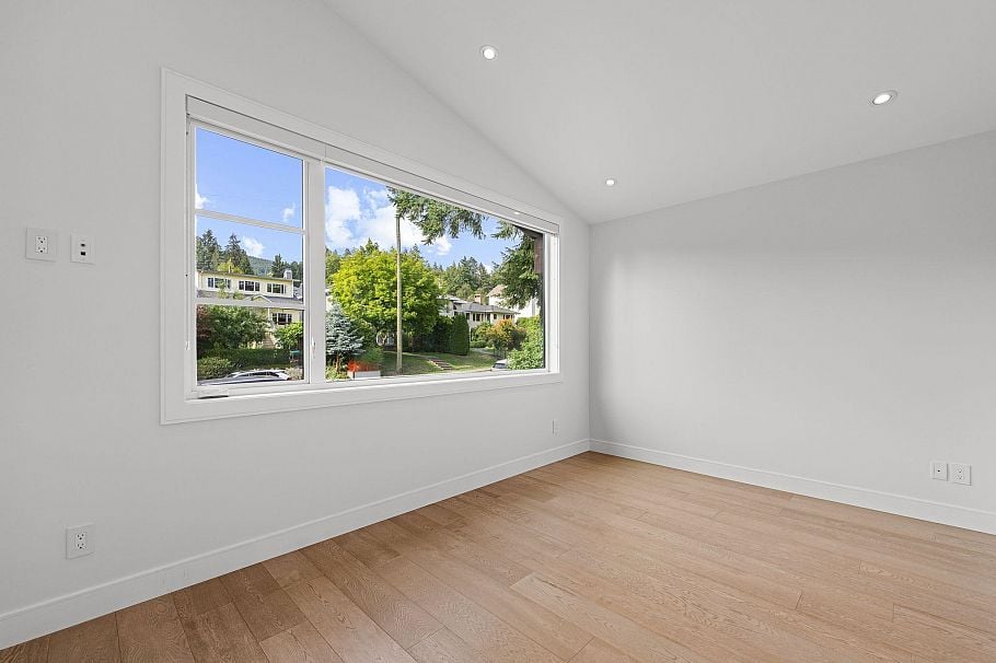231 E 27 Street North Vancouver, BC - 33