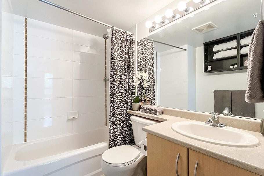 305 3638 Vanness Avenue Vancouver, BC - 22