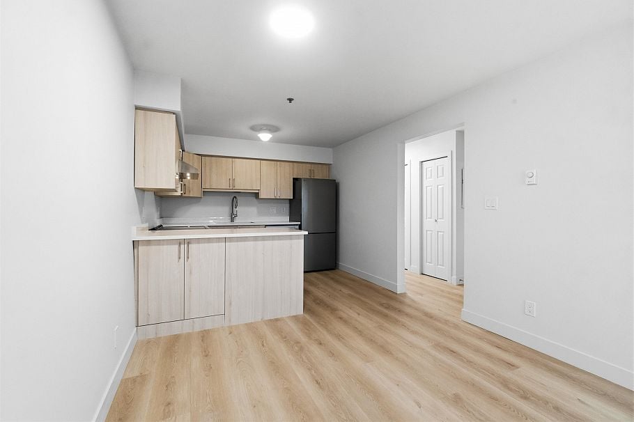 305 2928 Commercial Drive Vancouver, BC - 12
