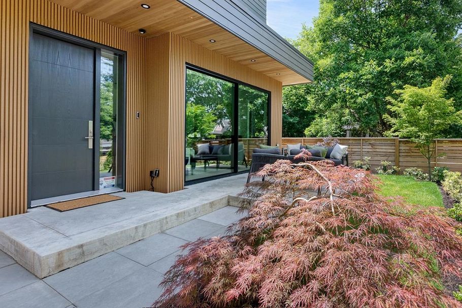 396 W 21st Avenue Vancouver, BC - 30