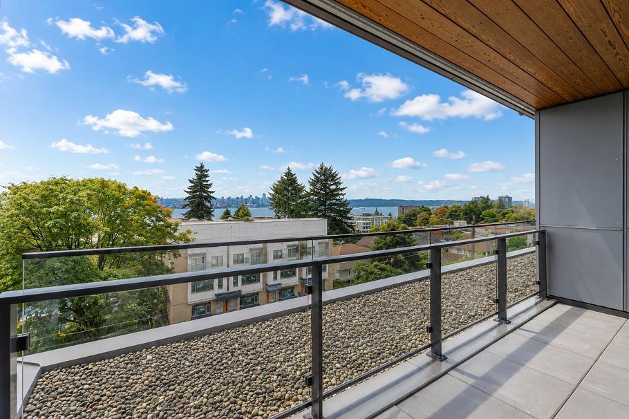 557 422 E 3rd Street North Vancouver, BC - 8