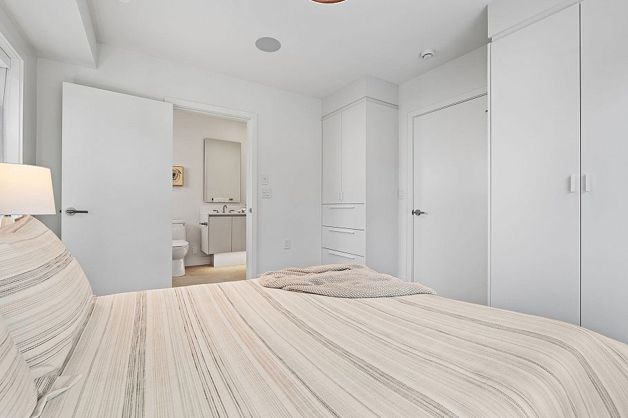 2535 W 39th Avenue Vancouver, BC - 35