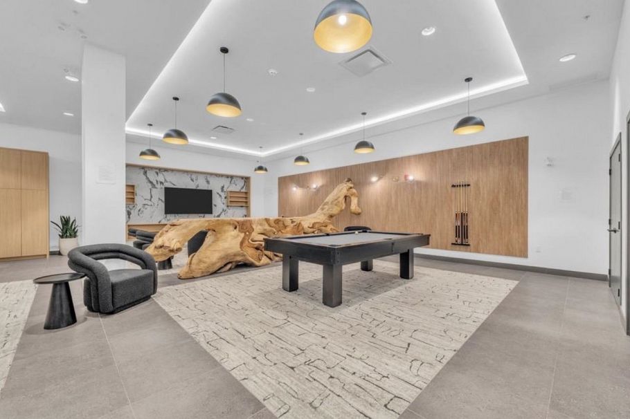 557 422 E 3rd Street North Vancouver, BC - 16