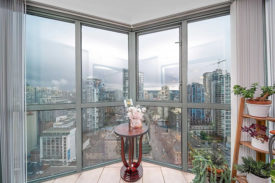 2303 1188 Howe Street Vancouver, BC - 9