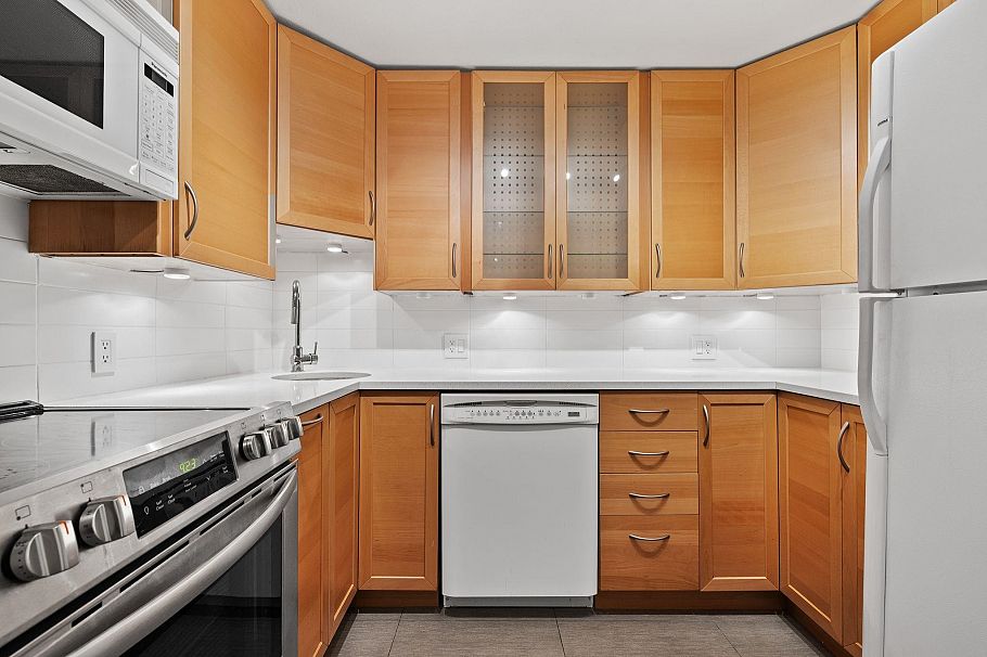 104 925 W 15th Avenue Vancouver, BC - 11