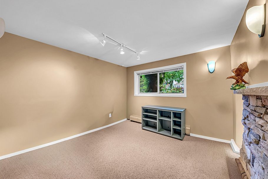 2474 East 5th Avenue Vancouver, BC - 16