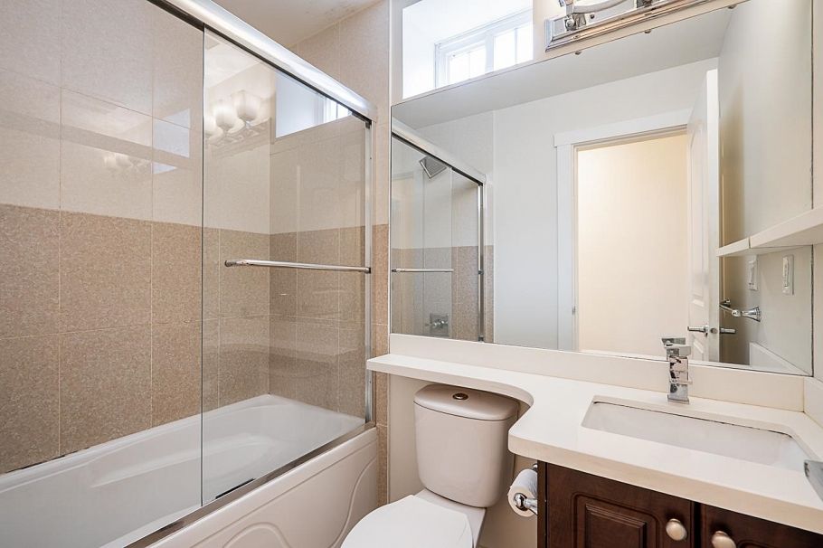 1606 E 29th Avenue Vancouver, BC - 2