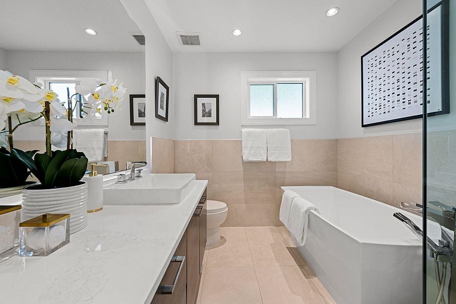 231 E 27 Street North Vancouver, BC - 29