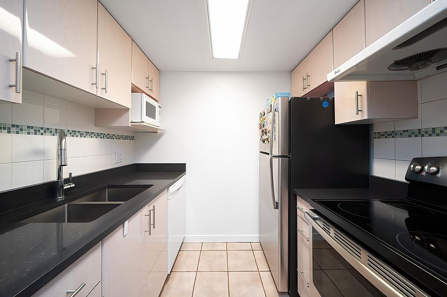 2303 1188 Howe Street Vancouver, BC - 10