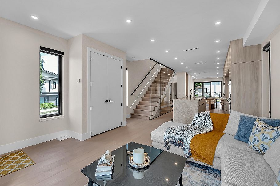502 E 5th Street North Vancouver, BC - 7
