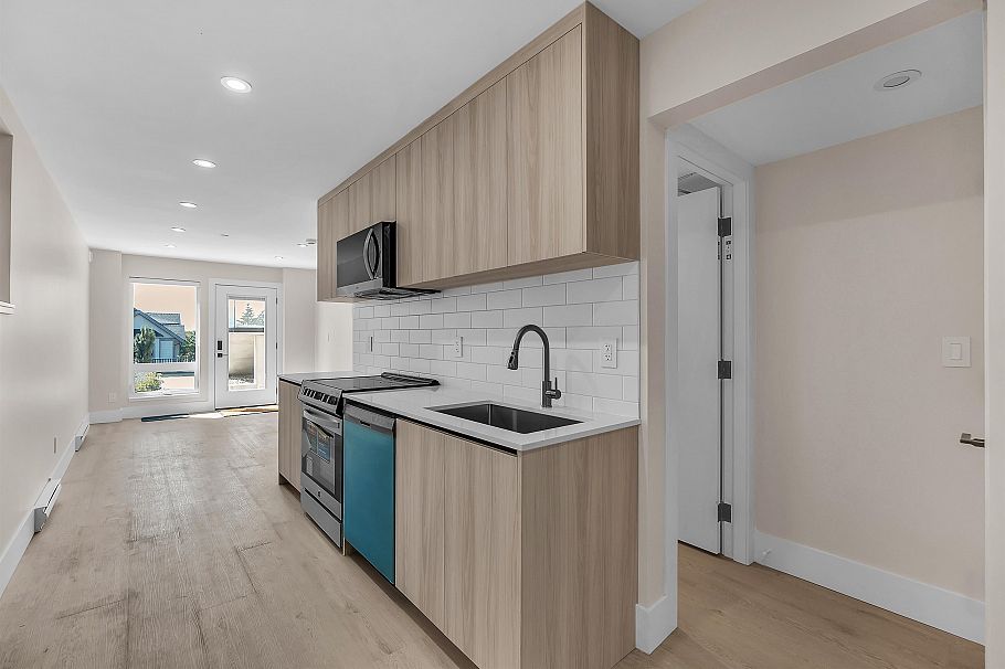 502 E 5th Street North Vancouver, BC - 23