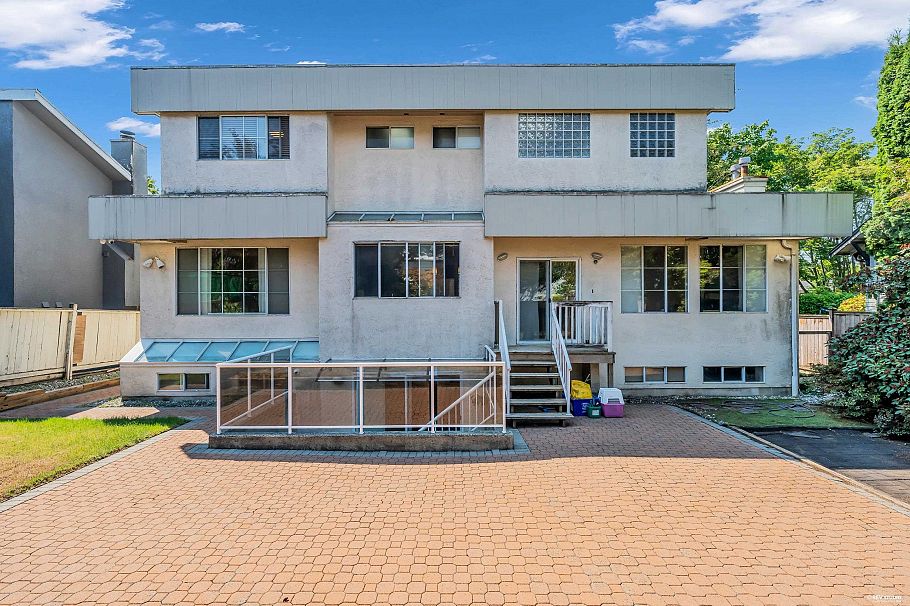 3549 W 40th Avenue Vancouver, BC - 38