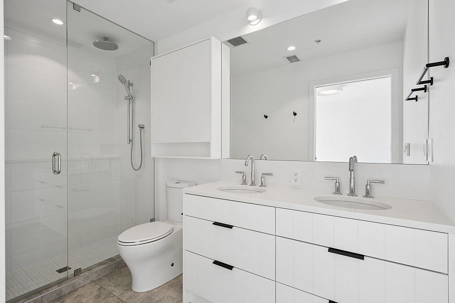 211 90 King Edward Avenue Vancouver, BC - 8