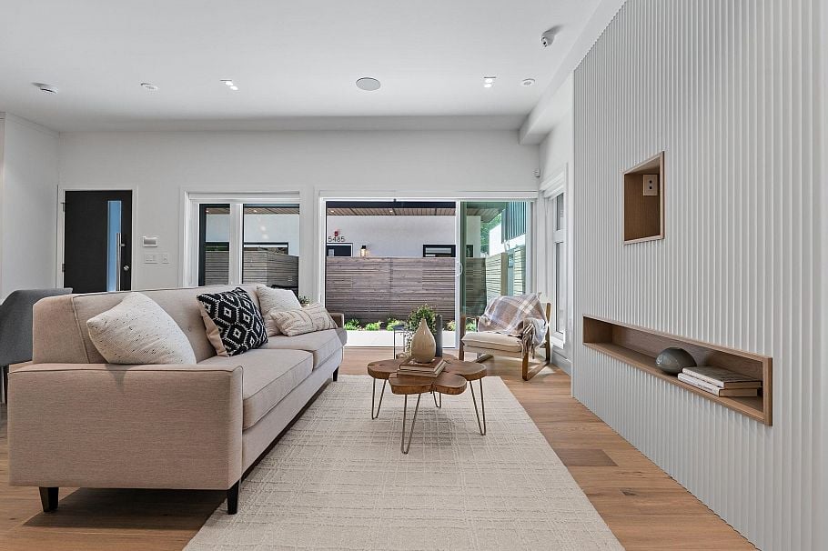2535 W 39th Avenue Vancouver, BC - 4