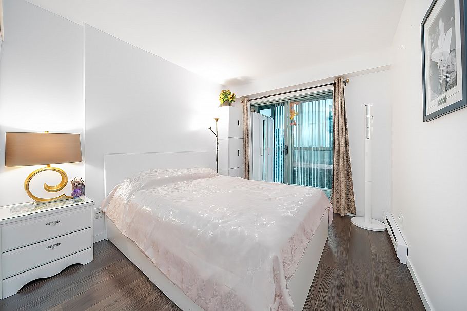 2303 1188 Howe Street Vancouver, BC - 12