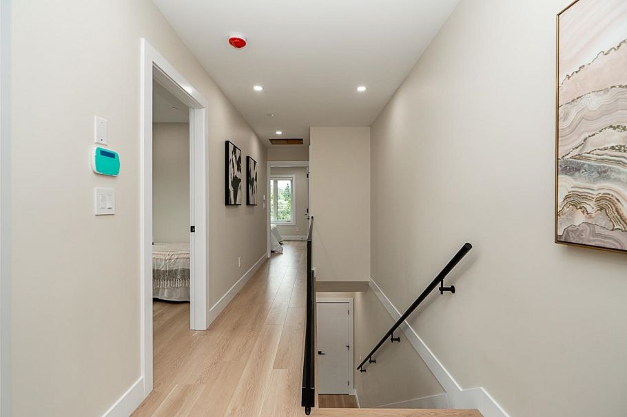 2826 Cheyenne Avenue Vancouver, BC - 3