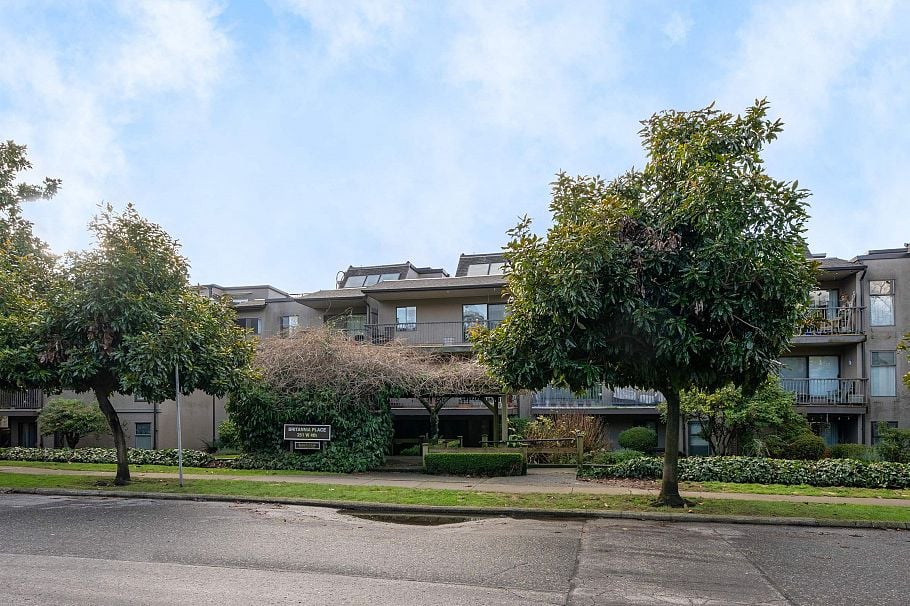 215 251 W 4th Street North Vancouver, BC - 18