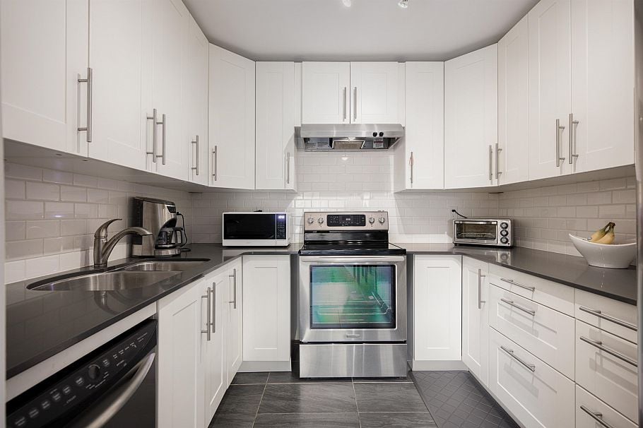 215 251 W 4th Street North Vancouver, BC - 3