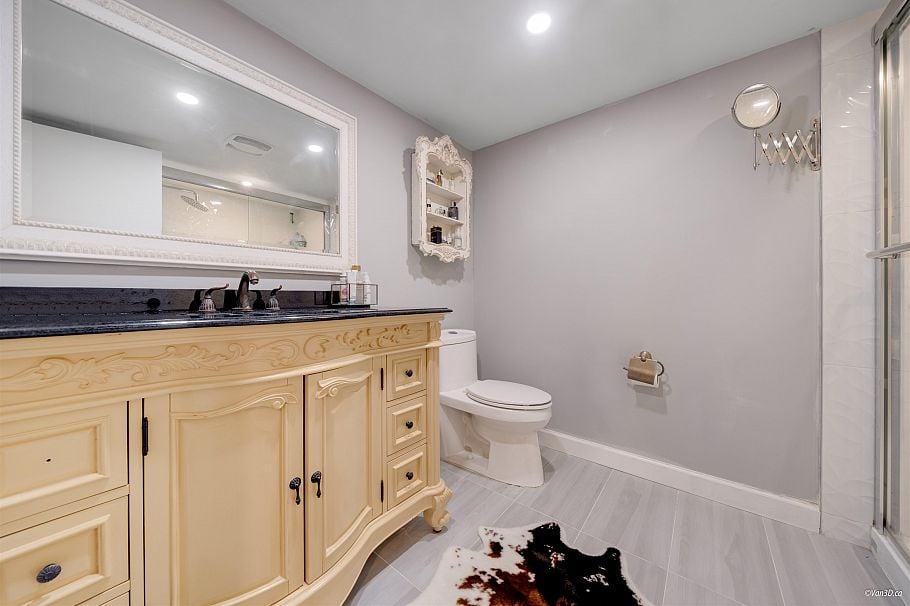 3870 Emerald Drive North Vancouver, BC - 28