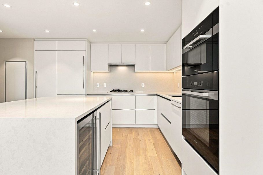 601 485 W 42nd Avenue Vancouver, BC - 2