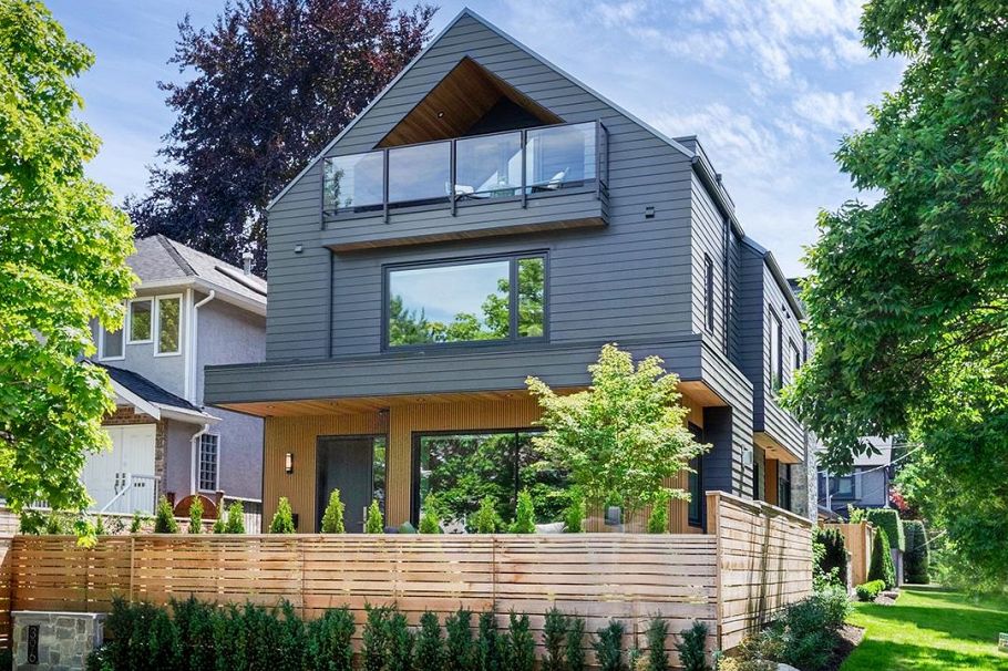 396 W 21st Avenue Vancouver, BC - 2