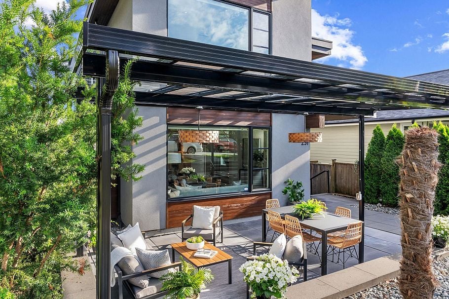 231 E 27 Street North Vancouver, BC - 2