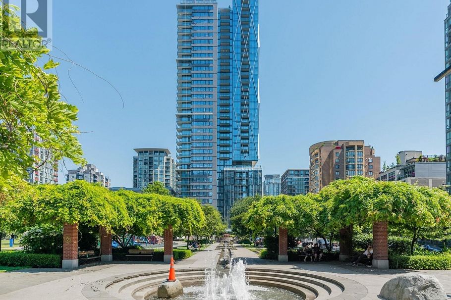 1903 1111 Richards Street Vancouver, BC - 1
