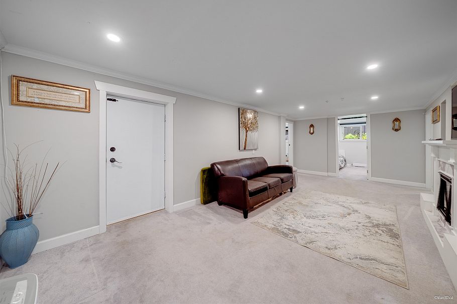 3870 Emerald Drive North Vancouver, BC - 23