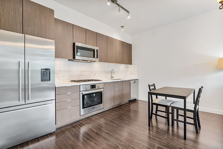 301 3168 Riverwalk Avenue Vancouver, BC - 1