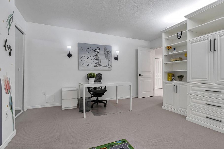1102 Strathaven Drive North Vancouver, BC - 17