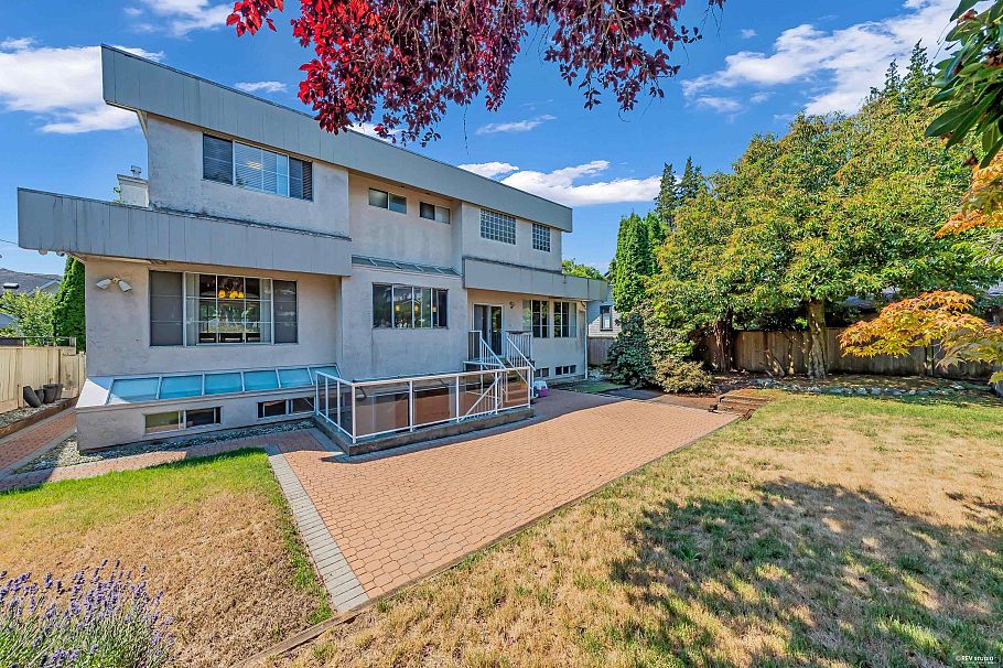 3549 W 40th Avenue Vancouver, BC - 39