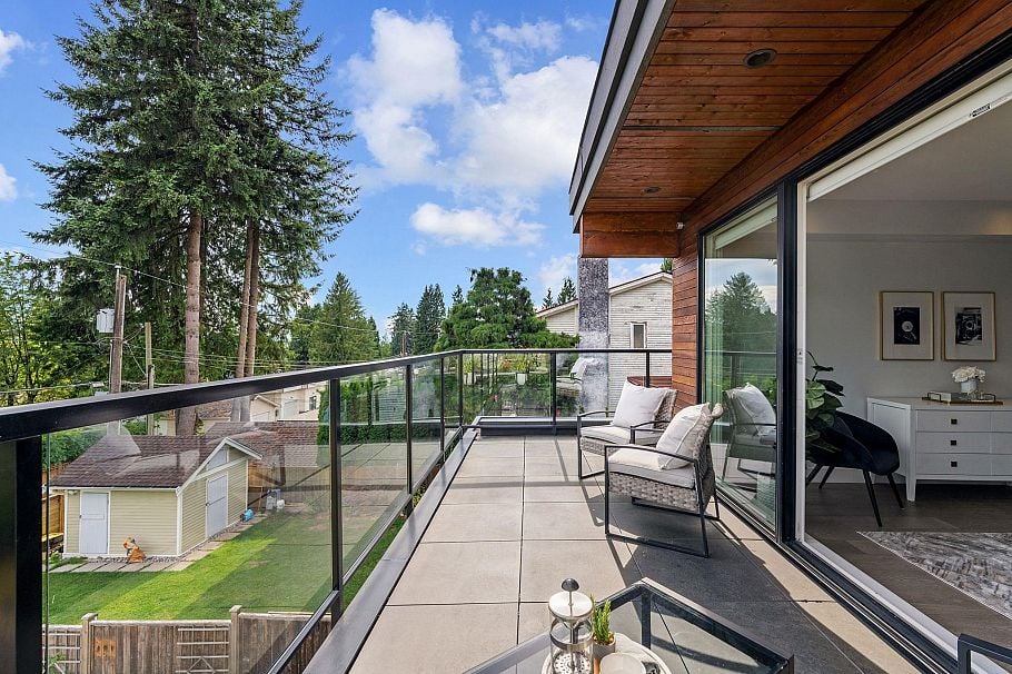 231 E 27 Street North Vancouver, BC - 28
