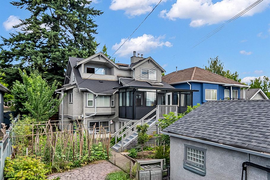 2474 East 5th Avenue Vancouver, BC - 8
