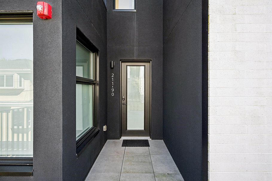 211 90 King Edward Avenue Vancouver, BC - 11