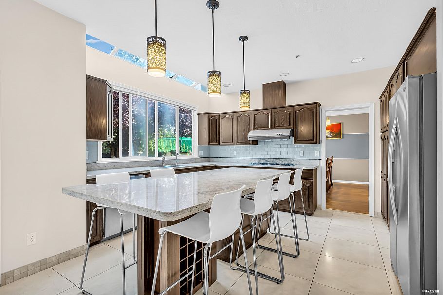 3549 W 40th Avenue Vancouver, BC - 9