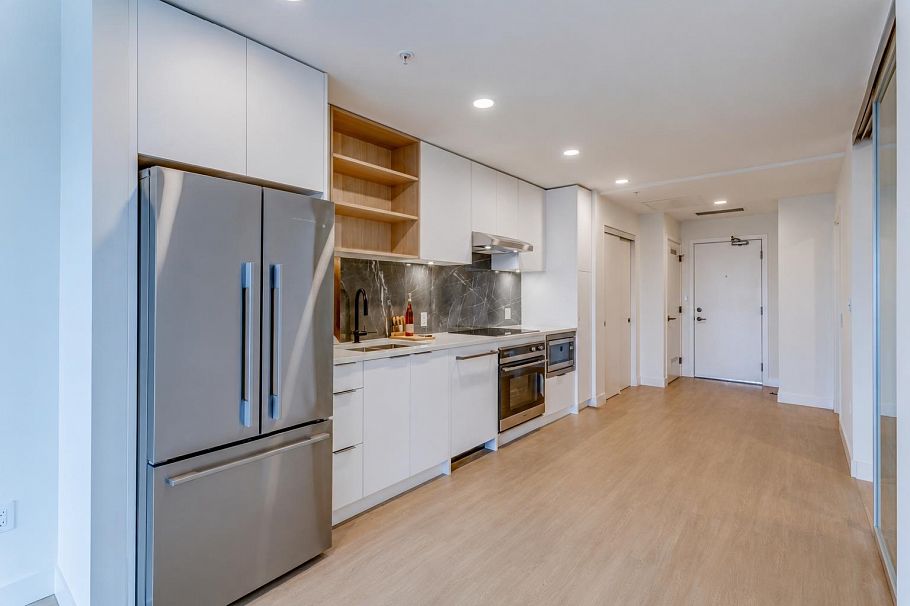 557 422 E 3rd Street North Vancouver, BC - 10