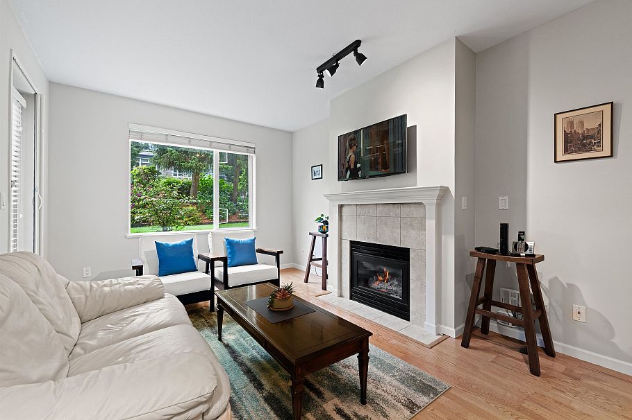 208 3608 Deercrest Drive North Vancouver, BC - 8