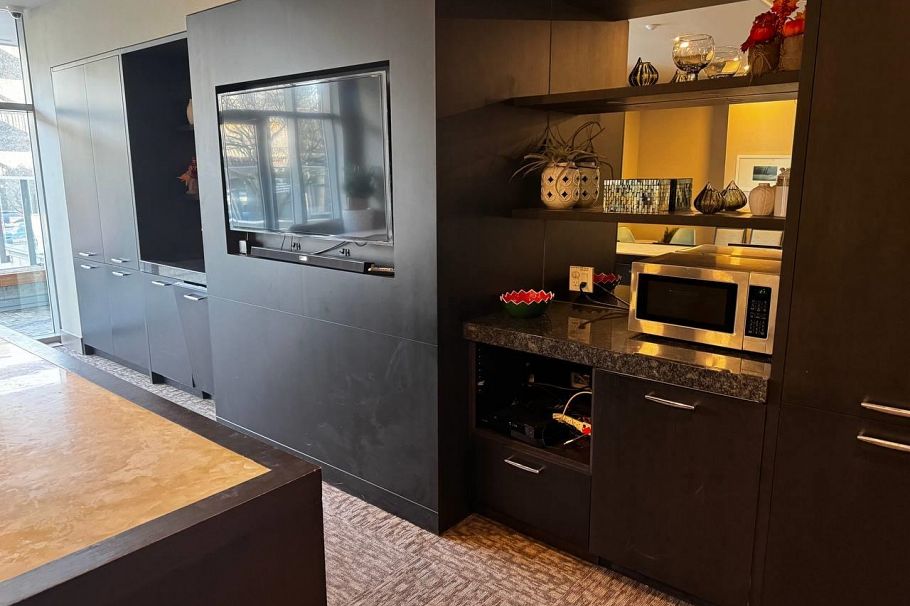 1602 150 W 15th Street North Vancouver, BC - 24