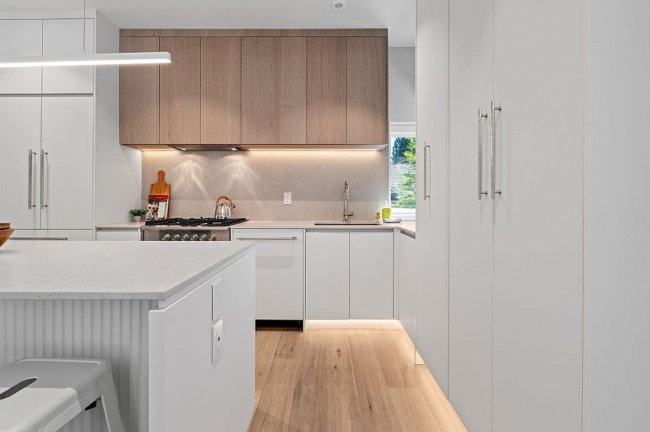 2535 W 39th Avenue Vancouver, BC - 14