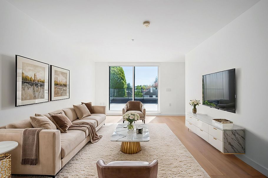 211 90 King Edward Avenue Vancouver, BC - 2