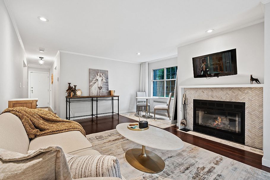 104 925 W 15th Avenue Vancouver, BC - 1