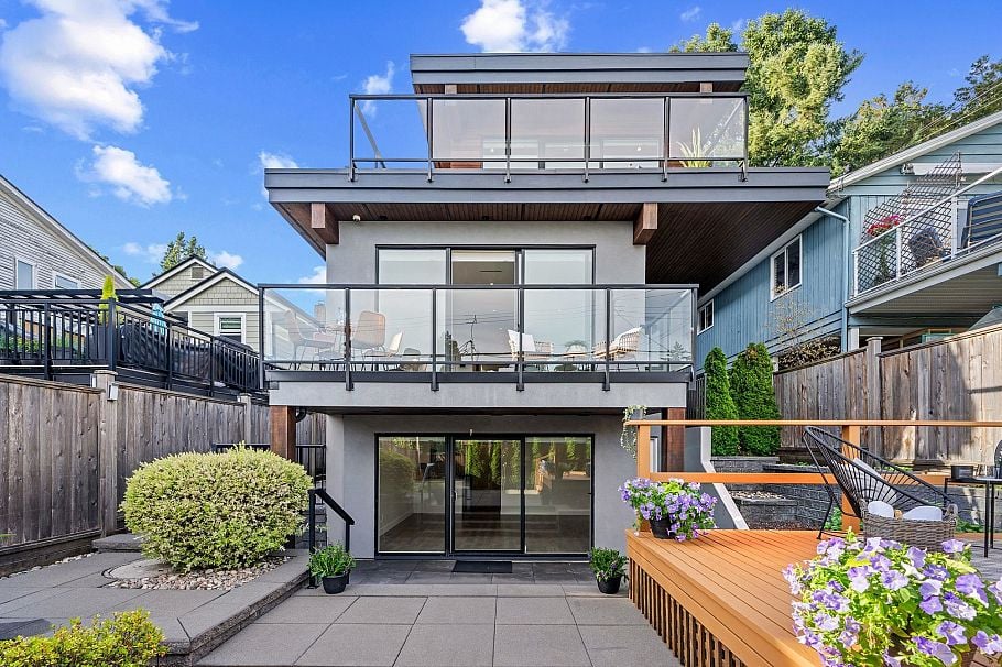 231 E 27 Street North Vancouver, BC - 38