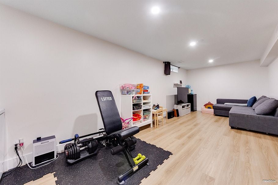 66 3433 E 49th Avenue Vancouver, BC - 24