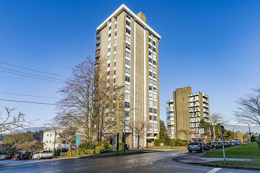 1001 845 Chilco Street Vancouver, BC - 1