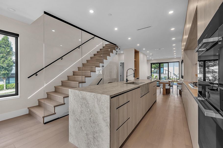 502 E 5th Street North Vancouver, BC - 9