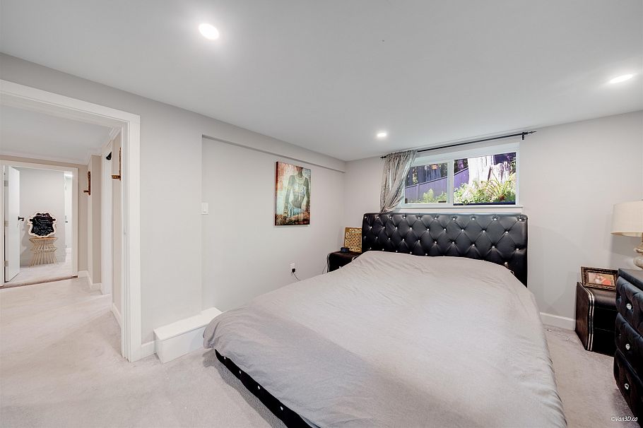 3870 Emerald Drive North Vancouver, BC - 27